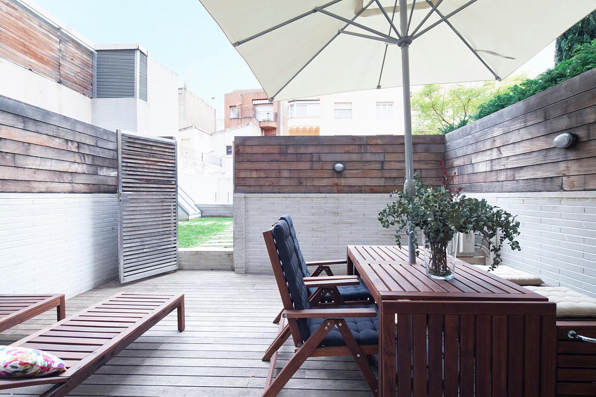 My Space Emirates - Splendid Apartment With Terrace And Pool Near Park Gueell Barcellona Esterno foto
