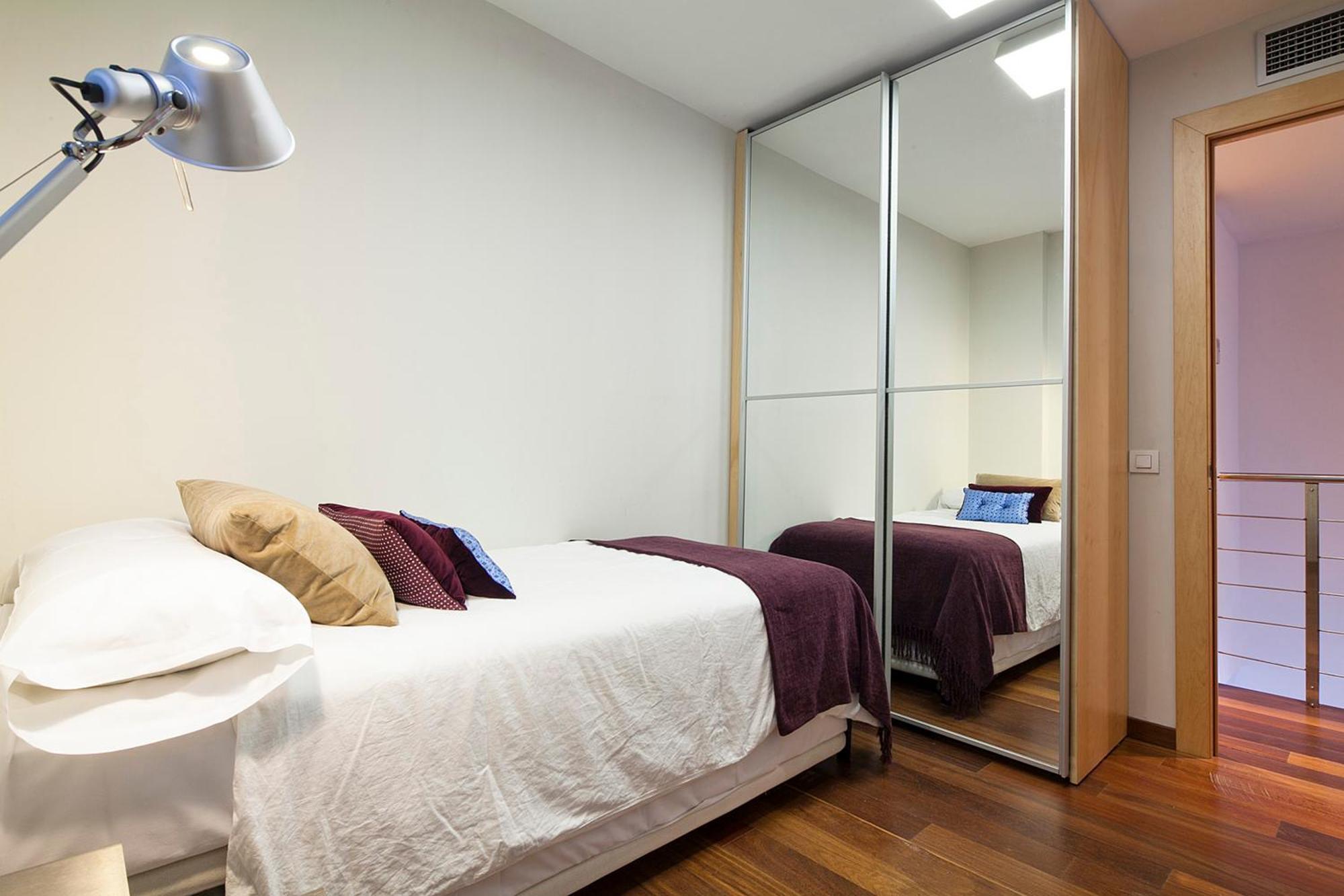 My Space Emirates - Splendid Apartment With Terrace And Pool Near Park Gueell Barcellona Esterno foto