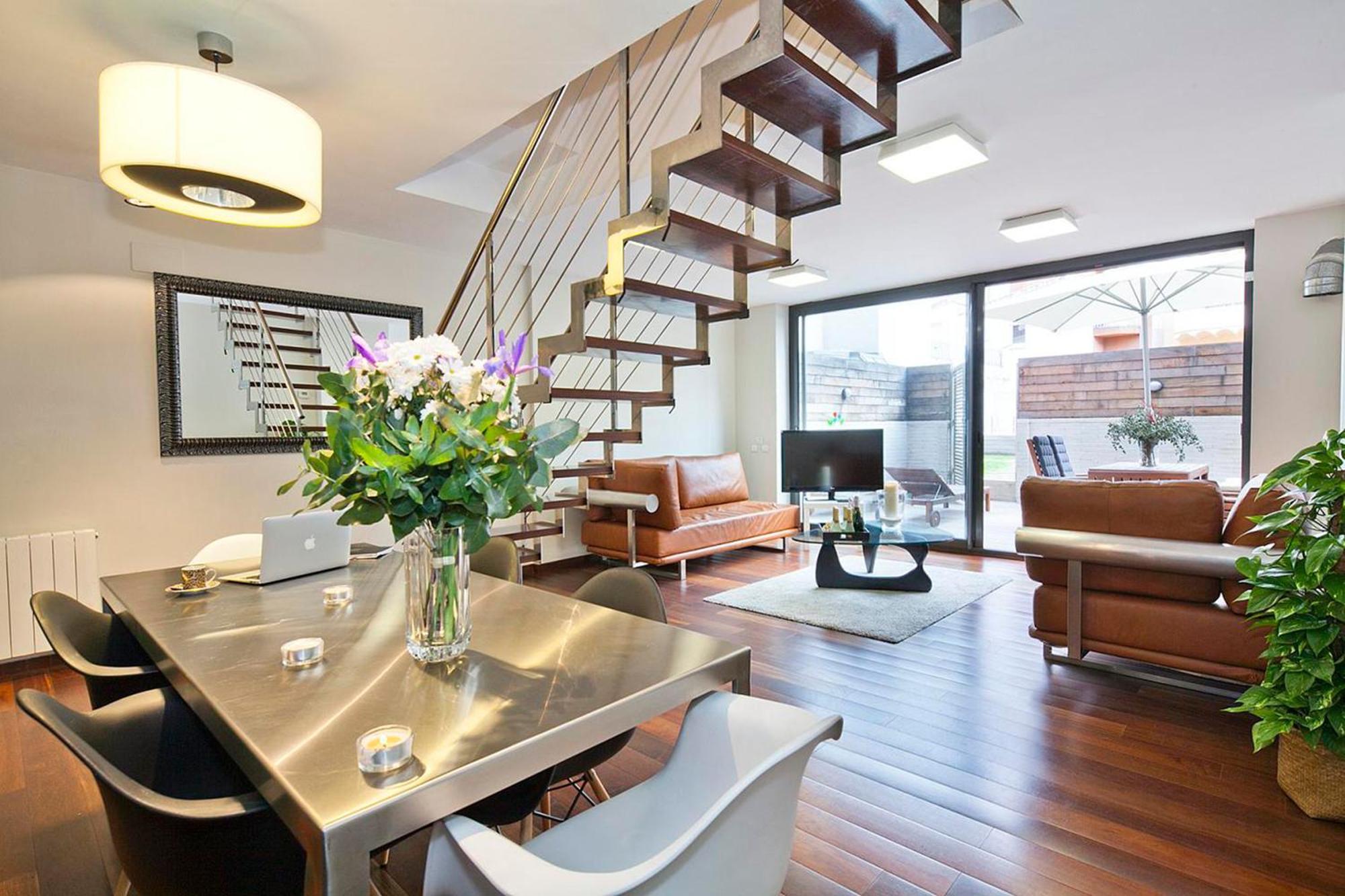 My Space Emirates - Splendid Apartment With Terrace And Pool Near Park Gueell Barcellona Esterno foto