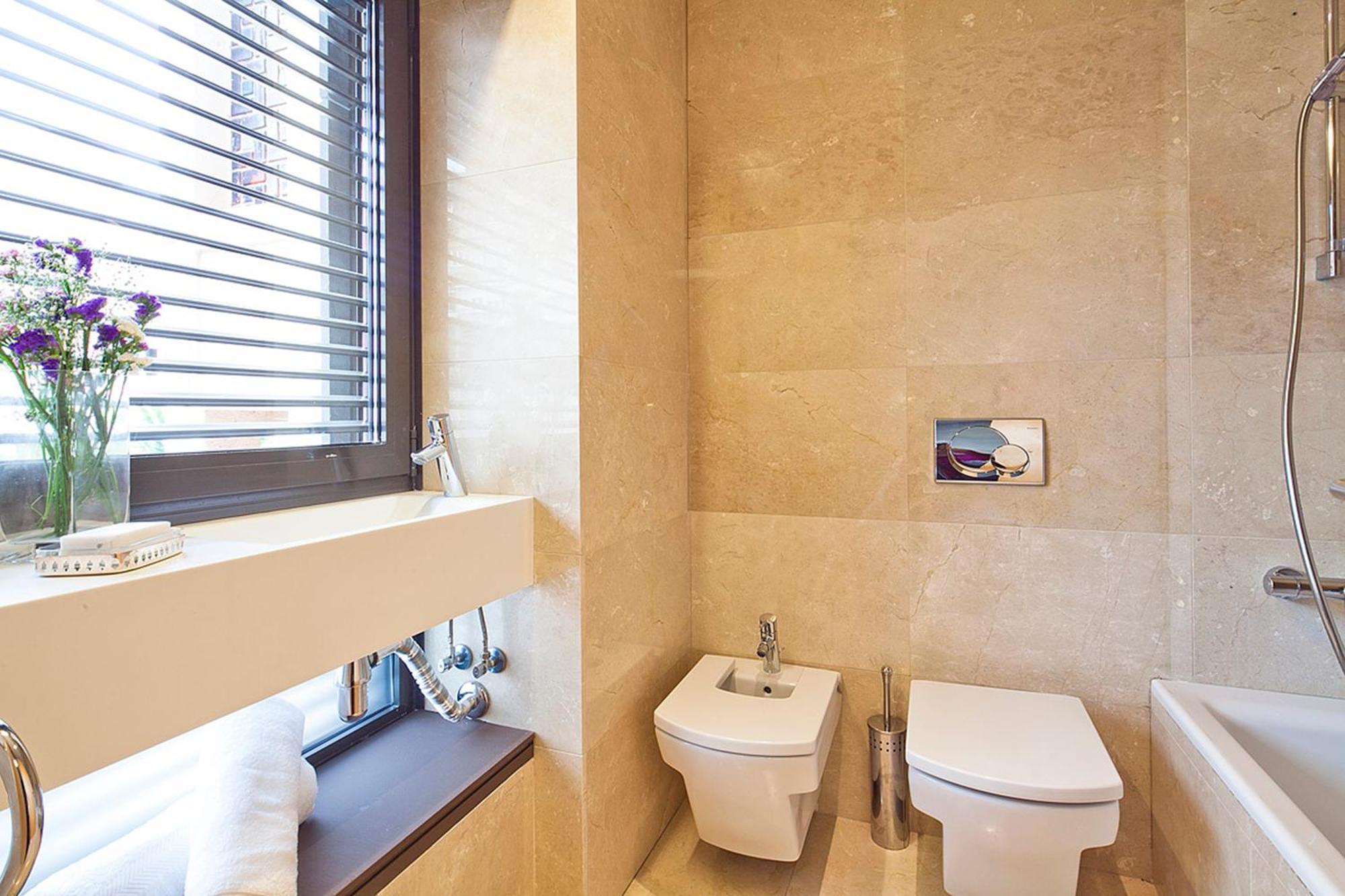 My Space Emirates - Splendid Apartment With Terrace And Pool Near Park Gueell Barcellona Esterno foto