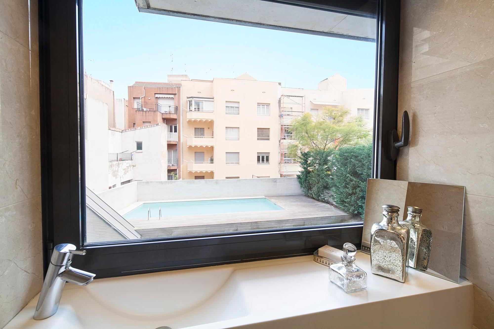 My Space Emirates - Splendid Apartment With Terrace And Pool Near Park Gueell Barcellona Esterno foto